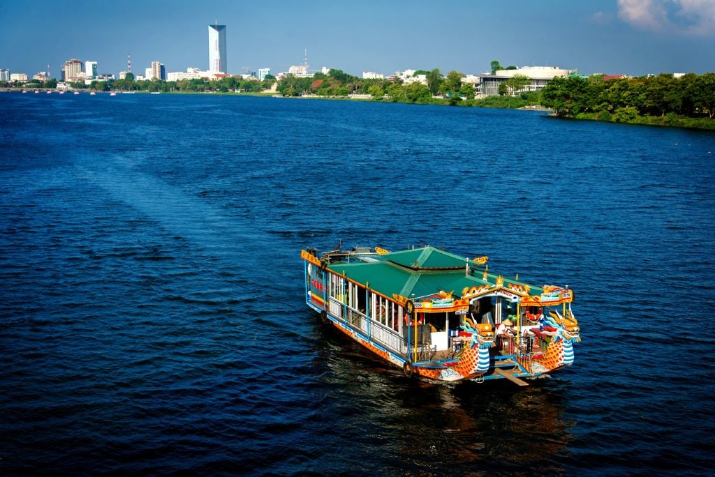 Thuyền rồng sông Hương
